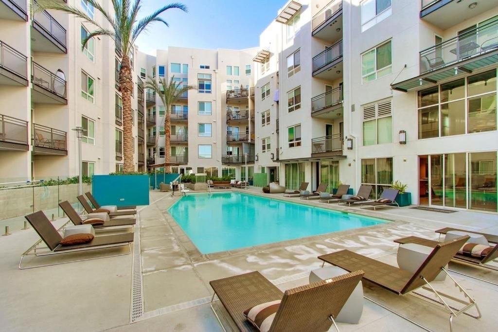 Marina Del Rey Beautiful View, Free Parking, Pool, Jacuzzi Apartment *